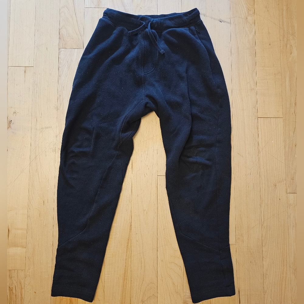 Alo Yoga Chill Sweatpant – Black, Men’s Size Small – Athletic Fit Joggers